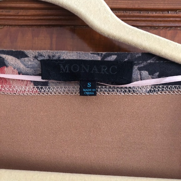 Perfect for transitioning into Fall - Picture 3 of 3